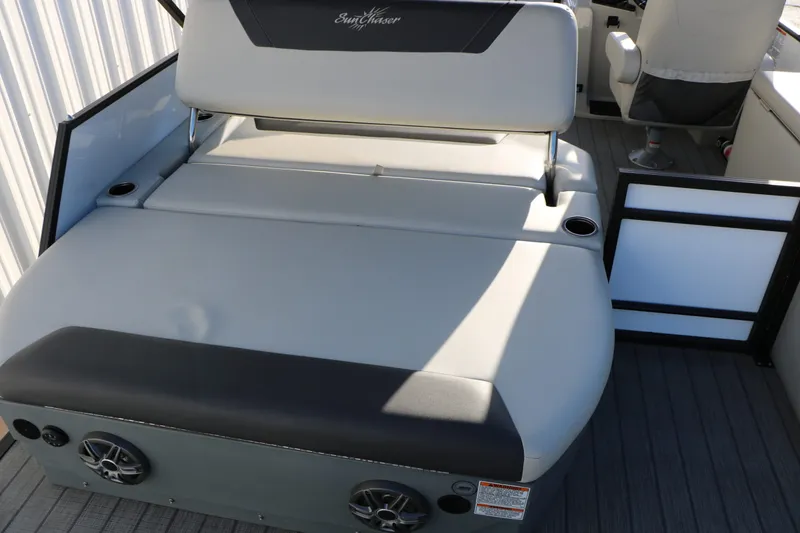 Slide: The Image of SunChaser Geneva 22 SB DH 2024 - 20