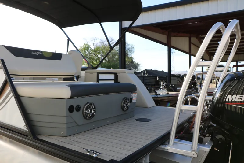 Slide: The Image of SunChaser Geneva 22 SB DH 2024 - 7