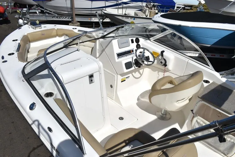 Slide: The Image of Key West Boats 239DFS 2019 - 13