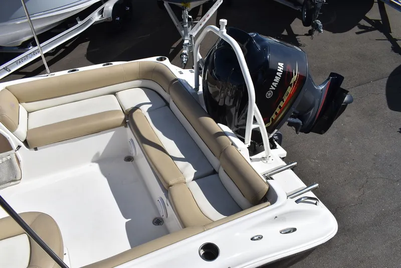 Slide: The Image of Key West Boats 239DFS 2019 - 14