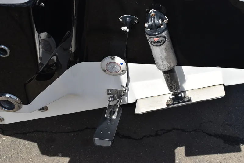 Slide: The Image of Key West Boats 239DFS 2019 - 17