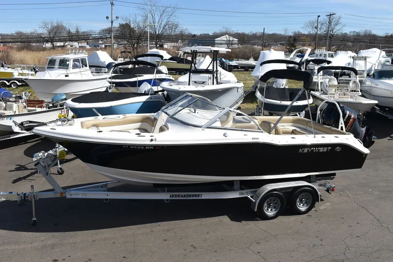 Slide: The Image of Key West Boats 239DFS 2019 - 2