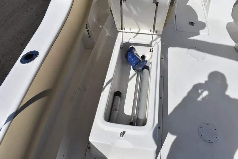 Slide: The Image of Key West Boats 239DFS 2019 - 31