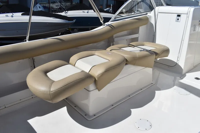 Slide: The Image of Key West Boats 239DFS 2019 - 32