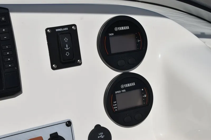 Slide: The Image of Key West Boats 239DFS 2019 - 40