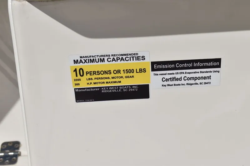 Slide: The Image of Key West Boats 239DFS 2019 - 42