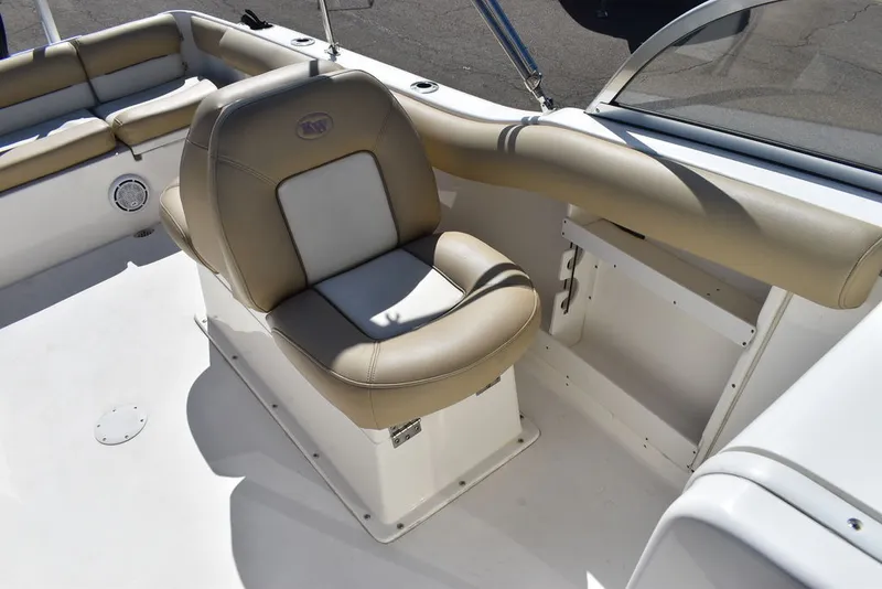 Slide: The Image of Key West Boats 239DFS 2019 - 45