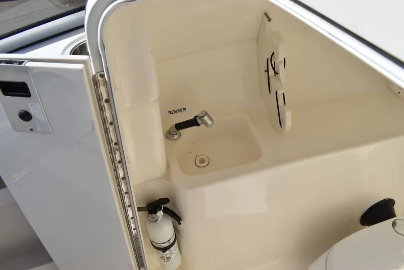 Slide: The Image of Key West Boats 239DFS 2019 - 49