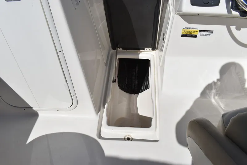 Slide: The Image of Key West Boats 239DFS 2019 - 53