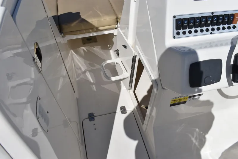 Slide: The Image of Key West Boats 239DFS 2019 - 54