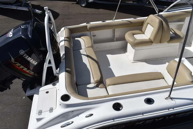 Slide: The Image of Key West Boats 239DFS 2019 - 8