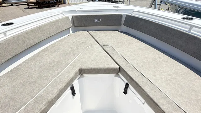 Slide: The Image of Sea Hunt Ultra 245 SE 2027 - 26