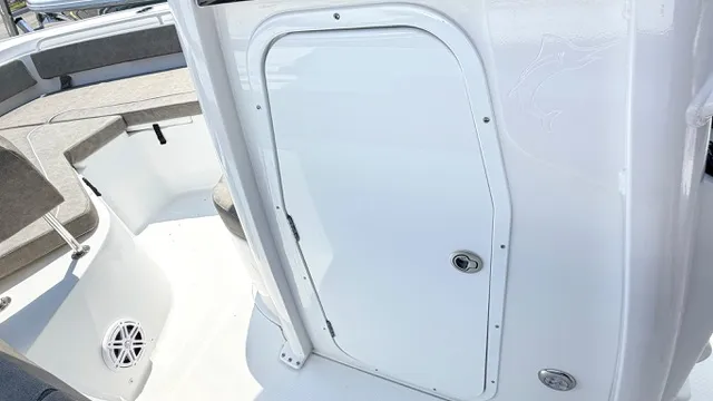 Slide: The Image of Sea Hunt Ultra 245 SE 2027 - 23