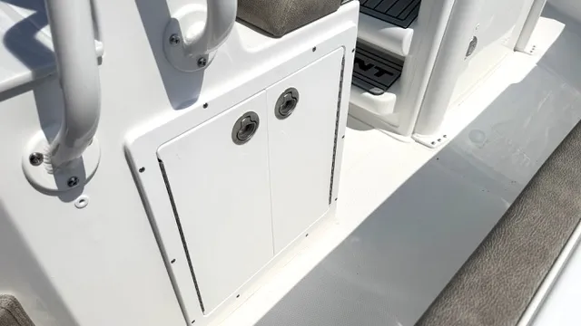 Slide: The Image of Sea Hunt Ultra 245 SE 2027 - 19