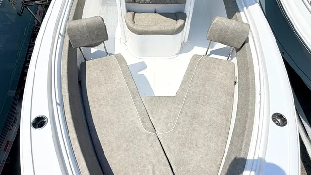 Slide: The Image of Sea Hunt Ultra 245 SE 2027 - 31