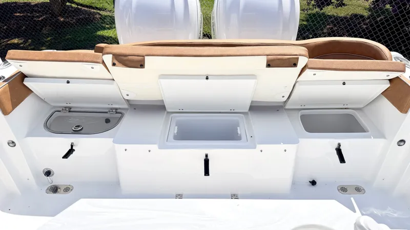 Slide: The Image of Sea Hunt Ultra 275 SE 2027 - 16
