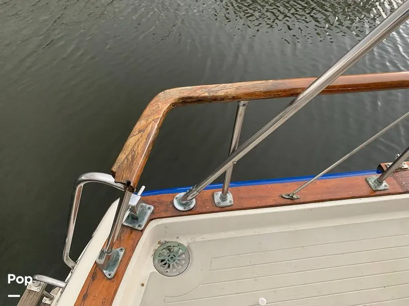Slide: The Image of Refinished Teak - 9039848