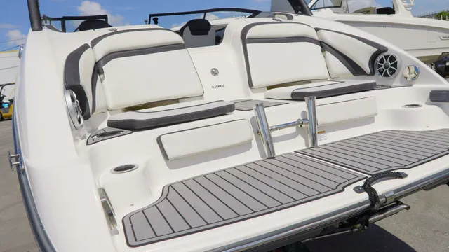 Slide: The Image of Yamaha 242 Limited S E-Series 2019 - 2