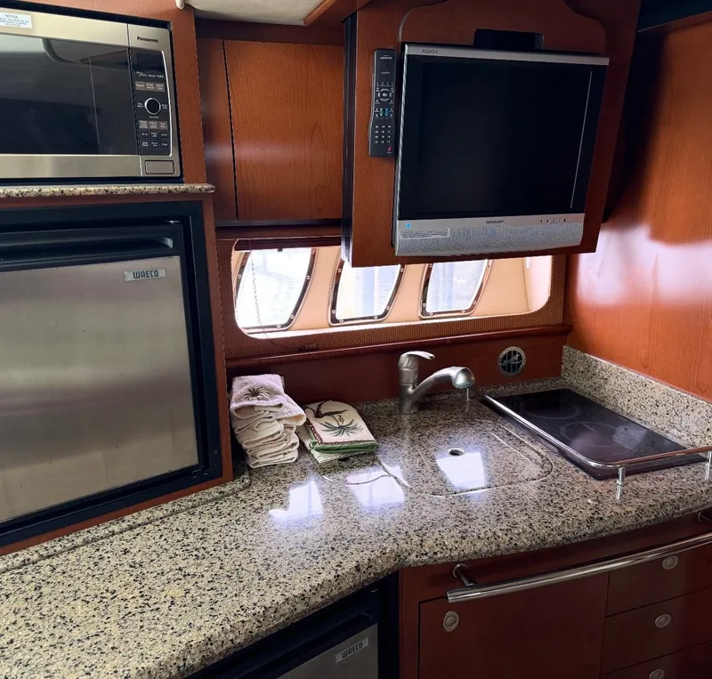 Slide: The Image of Sea Ray 38 Sundancer 2007 - 30