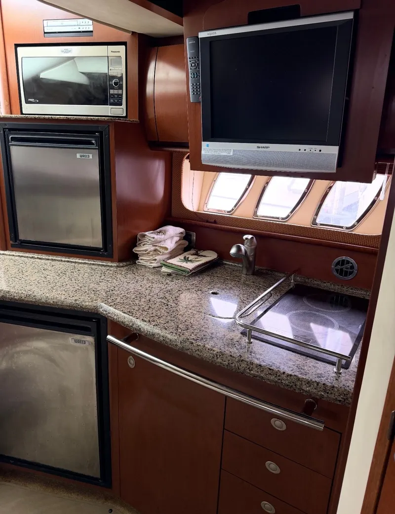Slide: The Image of Sea Ray 38 Sundancer 2007 - 32