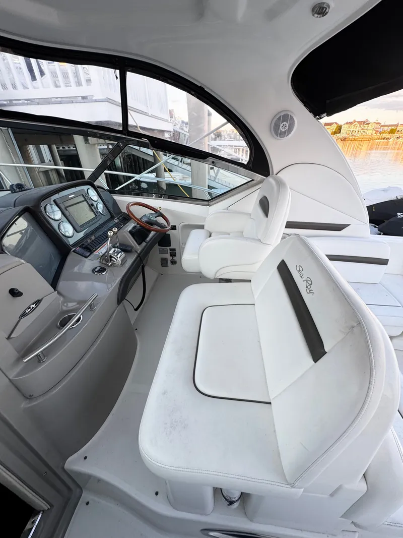 Slide: The Image of Sea Ray 38 Sundancer 2007 - 14