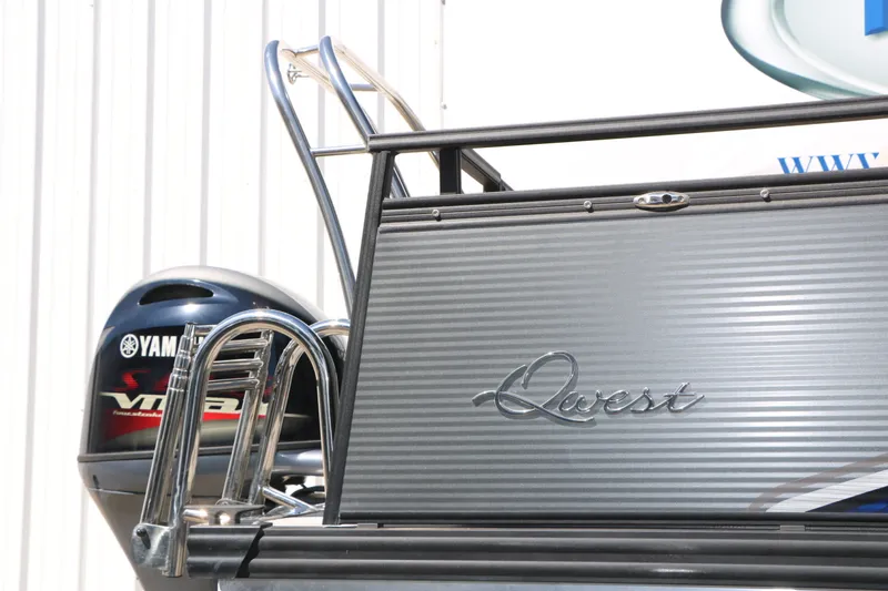 Slide: The Image of Qwest E820 XRE CR L 2023 - 17