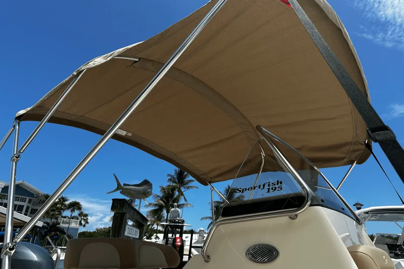 Slide: The Image of Scout 195 Sportfish 2025 - 18