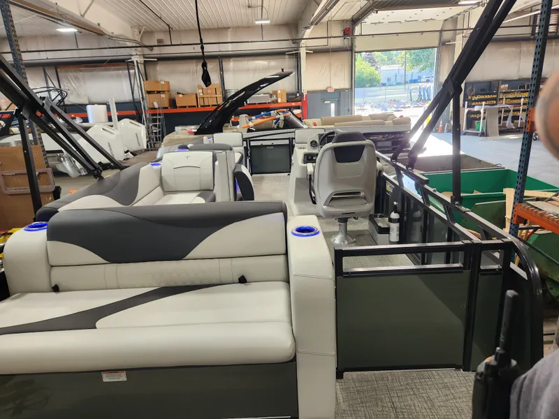 Slide: The Image of Avalon Venture - 21 PLUS 2' Patio Pad FT Cruise Rear Bench 23' Tritoon "Velour Silverleaf" 2026 - 7