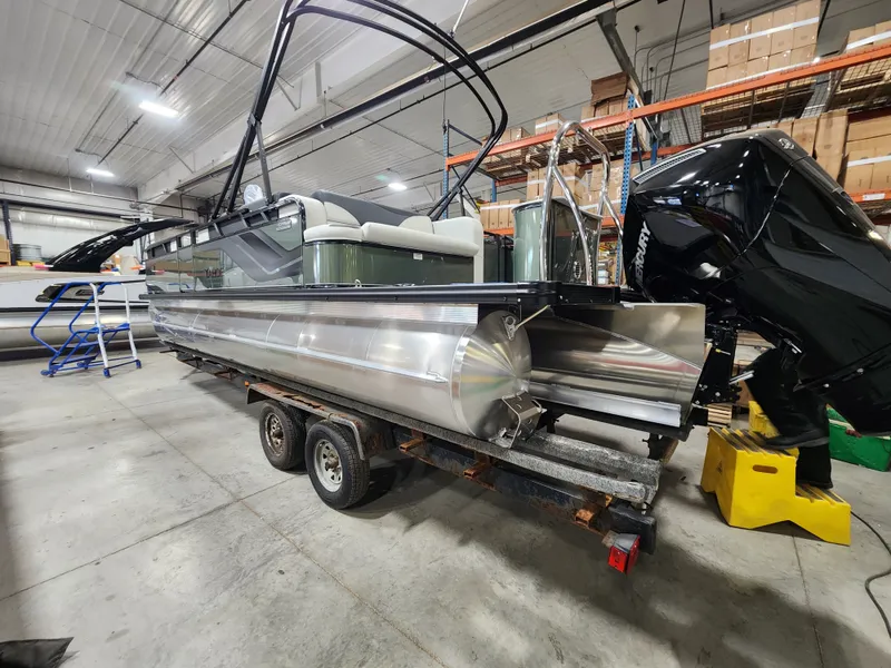 Slide: The Image of Avalon Venture - 21 PLUS 2' Patio Pad FT Cruise Rear Bench 23' Tritoon "Velour Silverleaf" 2026 - 5