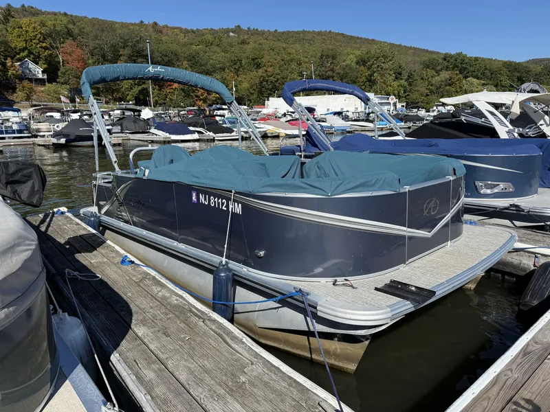 Slide: The Image of Avalon LSZ Cruise 20' 2021 - 1