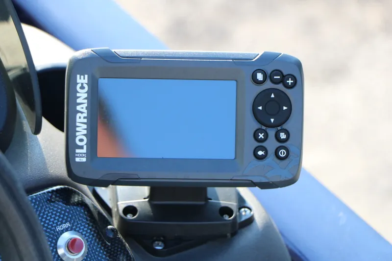 Slide: The Image of Tracker Pro 170 2019 - 22