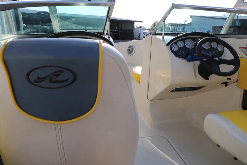 Slide: The Image of Sea Ray 185 Sport 2006 - 22