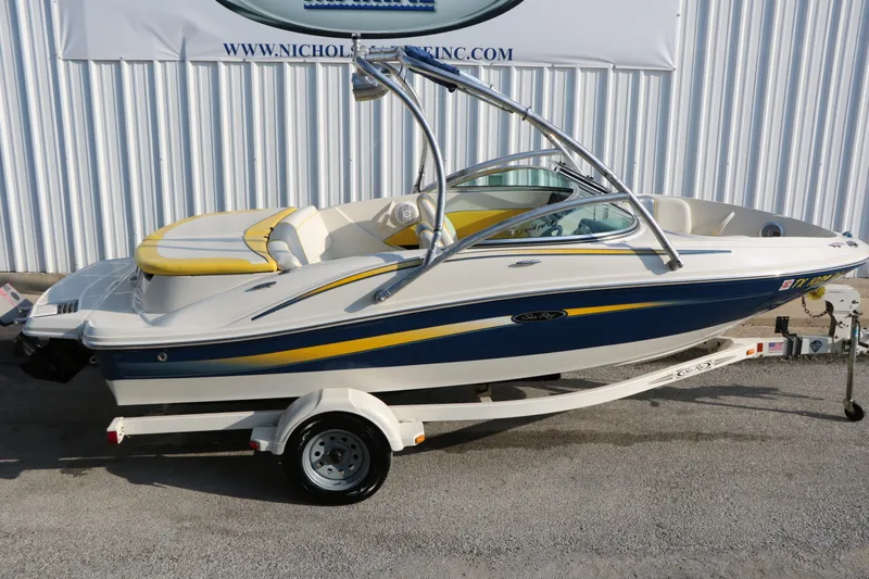 Slide: The Image of Sea Ray 185 Sport 2006 - 8