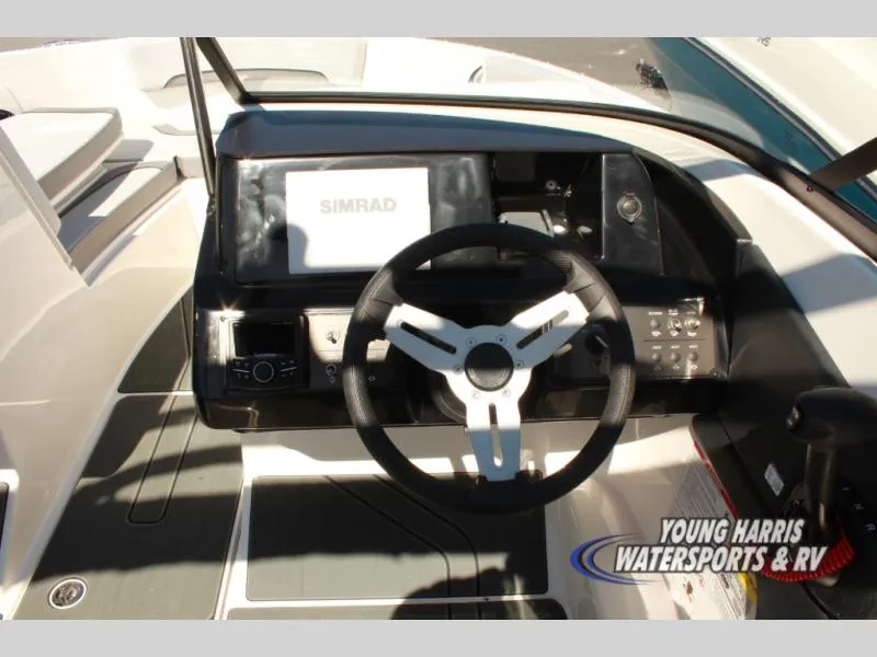 Slide: The Image of Bayliner V20 2025 - 10