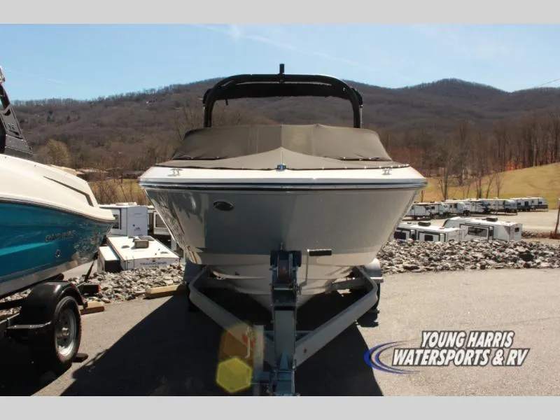 Slide: The Image of Bayliner V20 2025 - 1