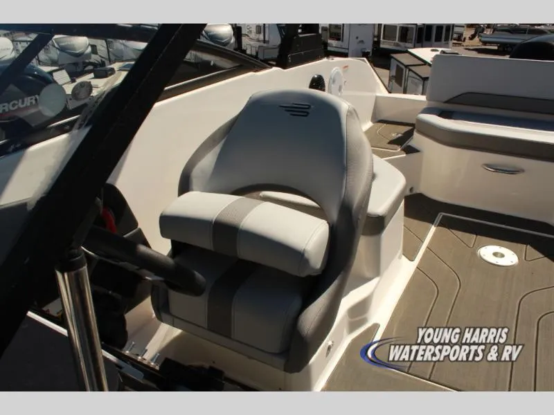 Slide: The Image of Bayliner V20 2025 - 7
