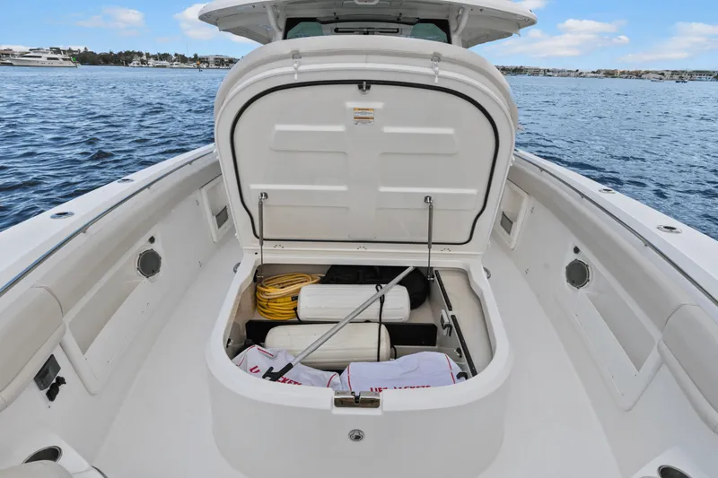 Slide: The Image of Boston Whaler 380 OUTRAGE 2018 - 16