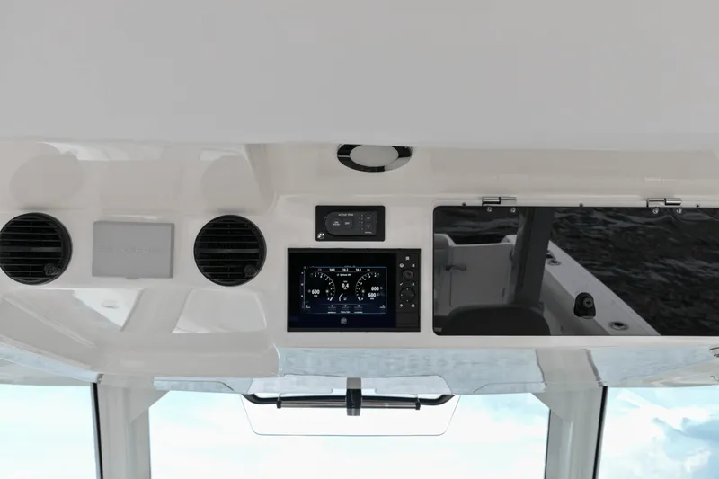 Slide: The Image of Boston Whaler 380 OUTRAGE 2018 - 23