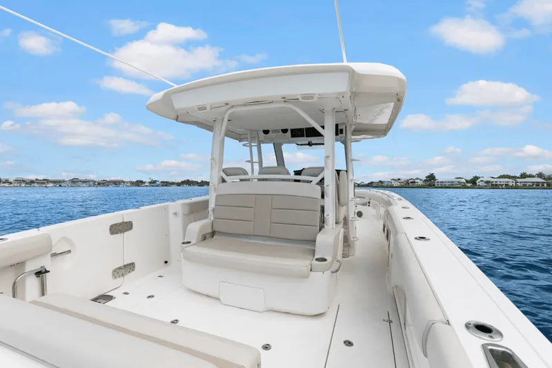 Slide: The Image of Boston Whaler 380 OUTRAGE 2018 - 26