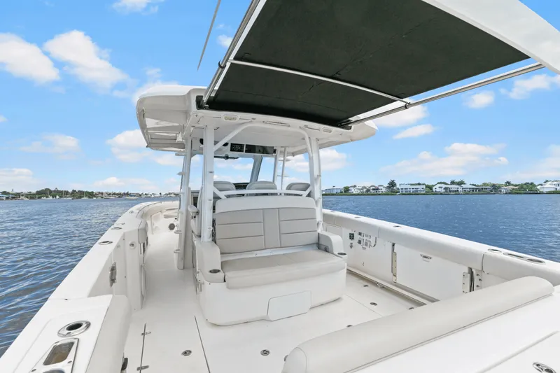 Slide: The Image of Boston Whaler 380 OUTRAGE 2018 - 28