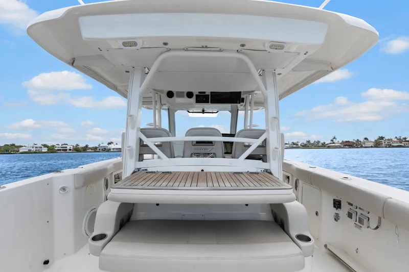 Slide: The Image of Boston Whaler 380 OUTRAGE 2018 - 29