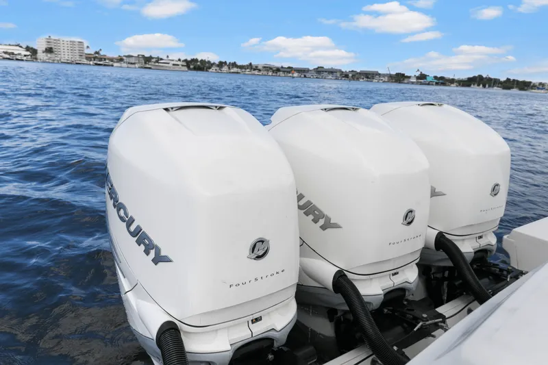 Slide: The Image of Boston Whaler 380 OUTRAGE 2018 - 39