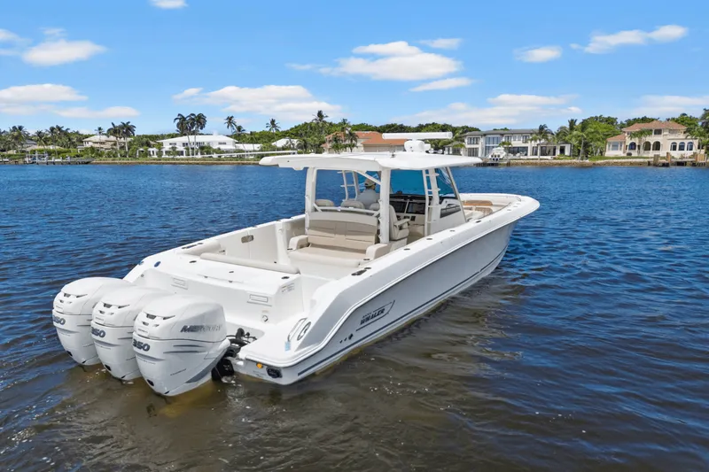 Slide: The Image of Boston Whaler 380 OUTRAGE 2018 - 4