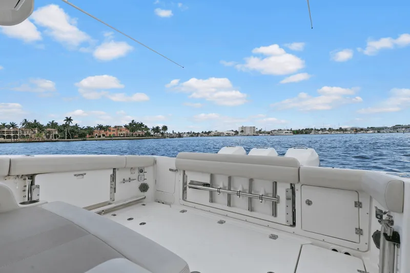 Slide: The Image of Boston Whaler 380 OUTRAGE 2018 - 41