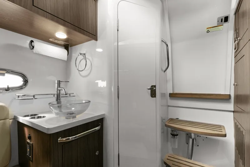 Slide: The Image of Boston Whaler 380 OUTRAGE 2018 - 44