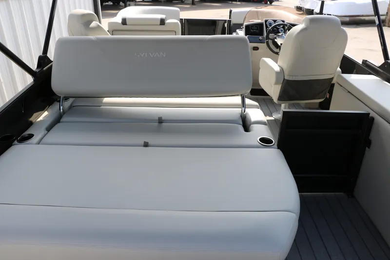 Slide: The Image of Sylvan Mirage 8520 CLZ DH 2026 - 16