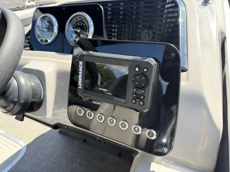 Slide: The Image of Barletta Boats A24QC Triple-Toon 2026 - 20