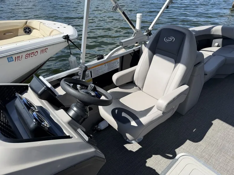 Slide: The Image of Barletta Boats A24QC Triple-Toon 2026 - 24