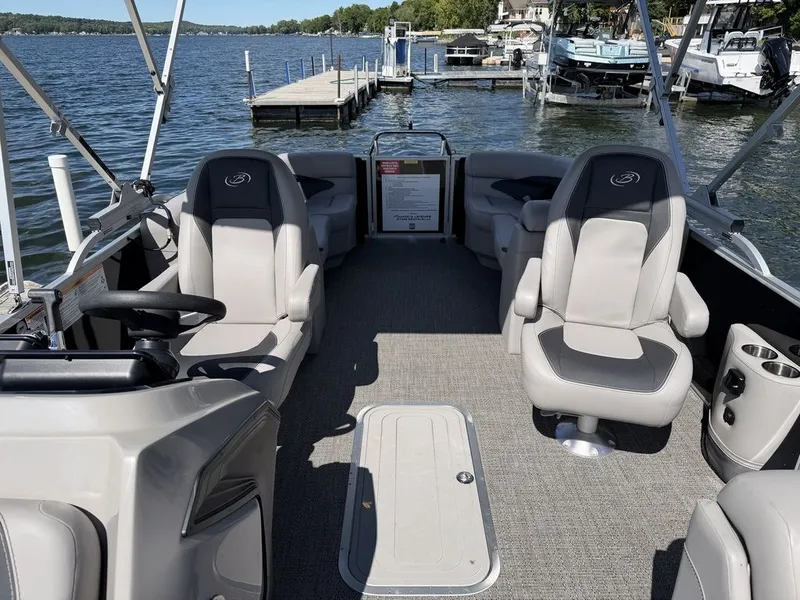 Slide: The Image of Barletta Boats A24QC Triple-Toon 2026 - 28