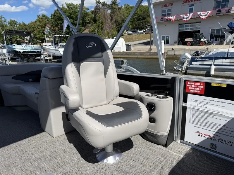 Slide: The Image of Barletta Boats A24QC Triple-Toon 2026 - 27